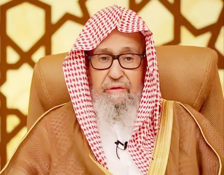 تعيين الشيخ صالح الفوزان مفتياً عاماً للسعودية. رئيساً لهيئة كبار العلماء والبحوث العلمية والإفتاء