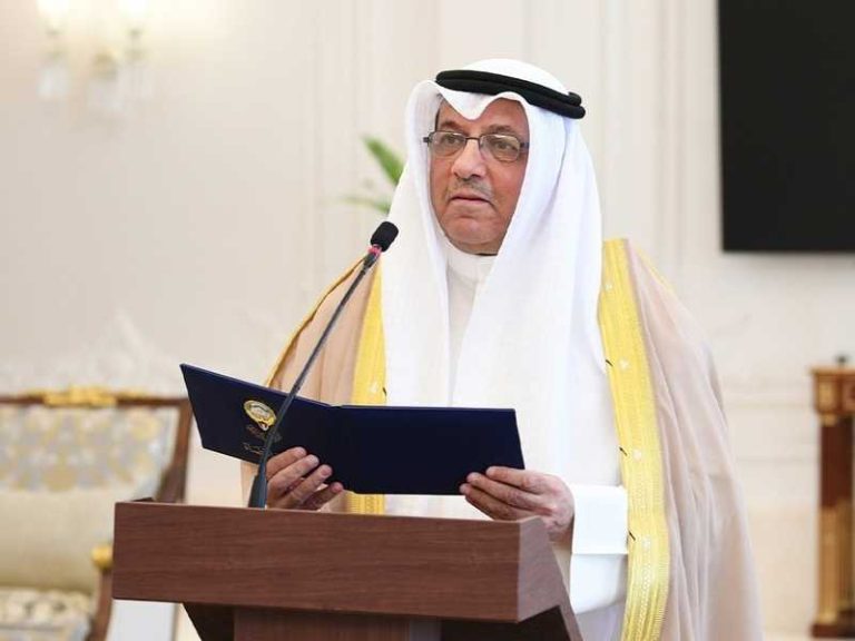 المستشار بورسلي لمجلس القضاء: مراجعة شاملة لقانون الخدمة المدنية.