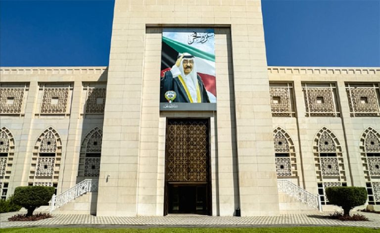 الكويت: استهداف الموانئ والمنشآت الاقتصادية تصعيد خطير يهدد حركة التجارة الدولية وسلامة المرافق الحيوية